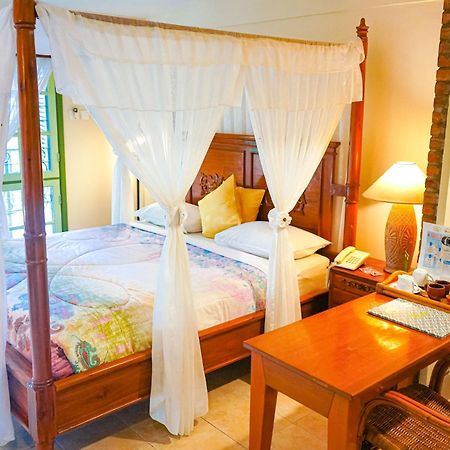 Hotel Deli River And Restaurant Omlandia Medan Exterior foto