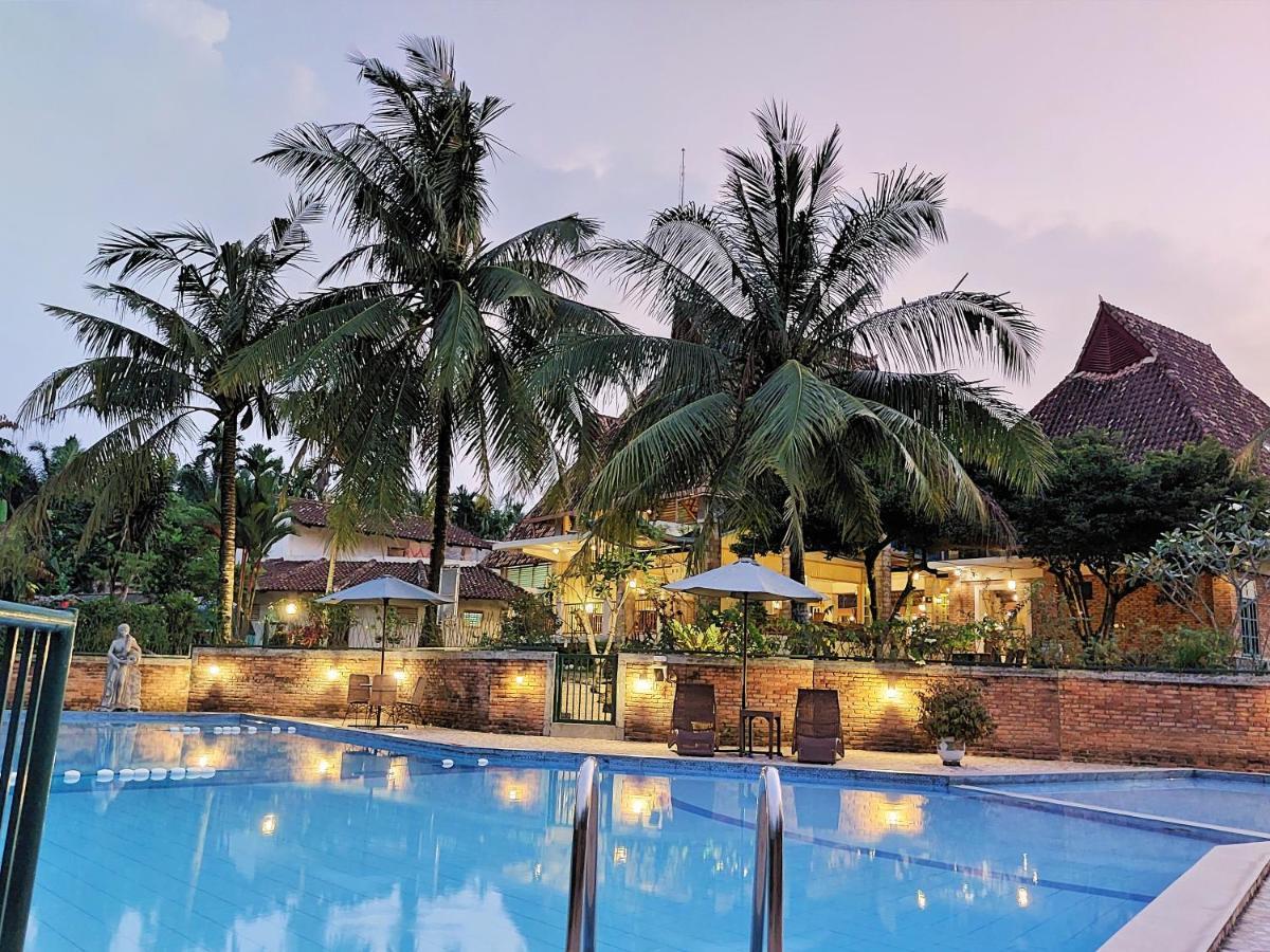 Hotel Deli River And Restaurant Omlandia Medan Exterior foto