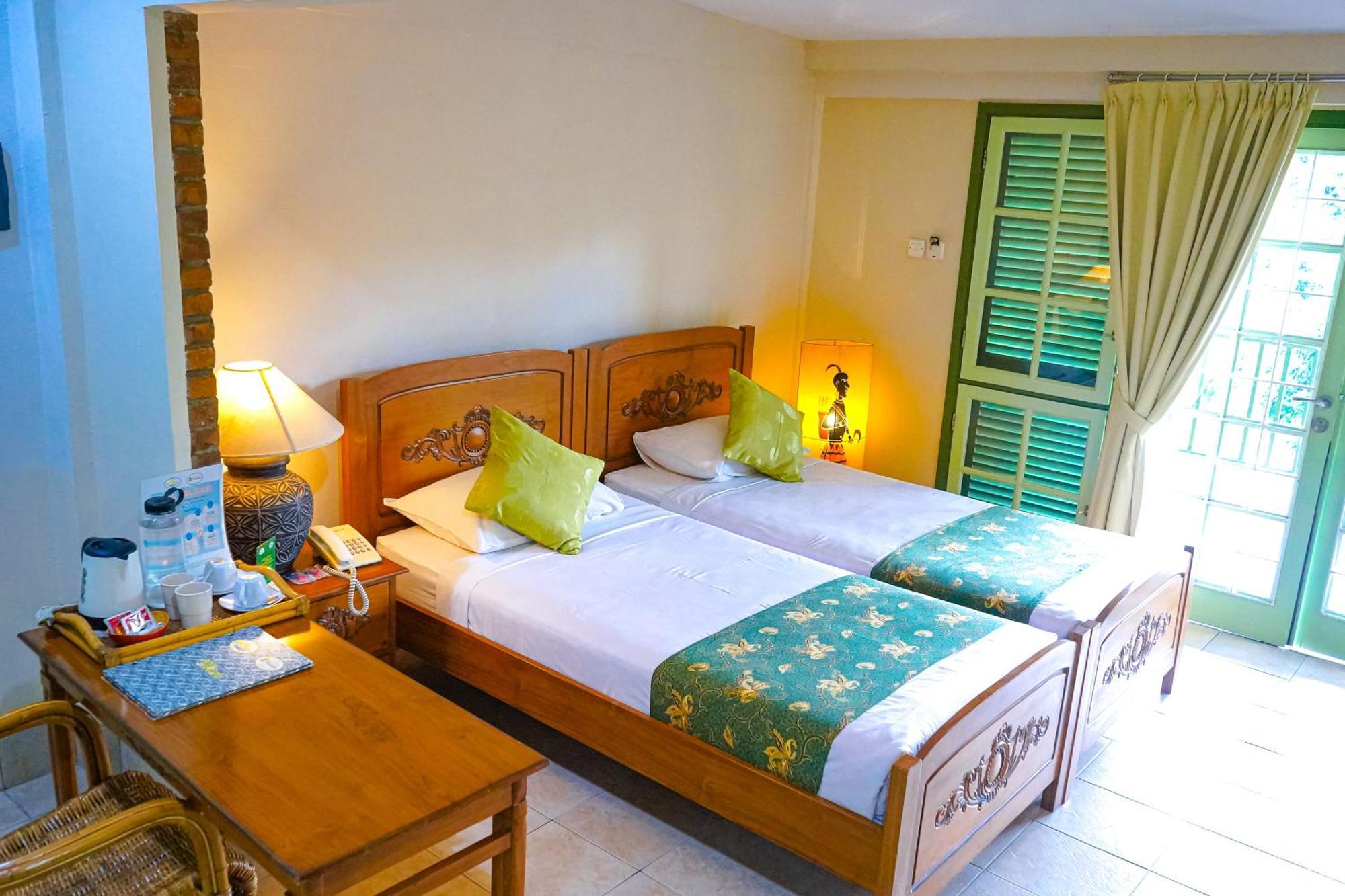 Hotel Deli River And Restaurant Omlandia Medan Exterior foto