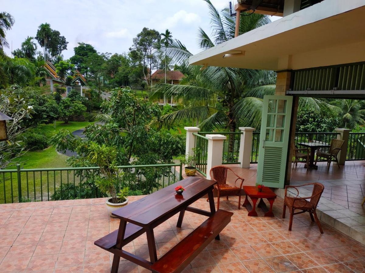 Hotel Deli River And Restaurant Omlandia Medan Exterior foto